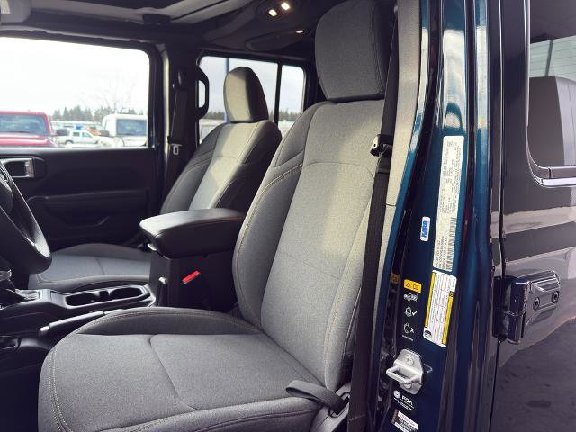 Used 2025 Jeep Gladiator Sport image 15