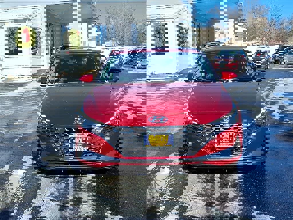 Used 2023 Hyundai Elantra Limited image 2