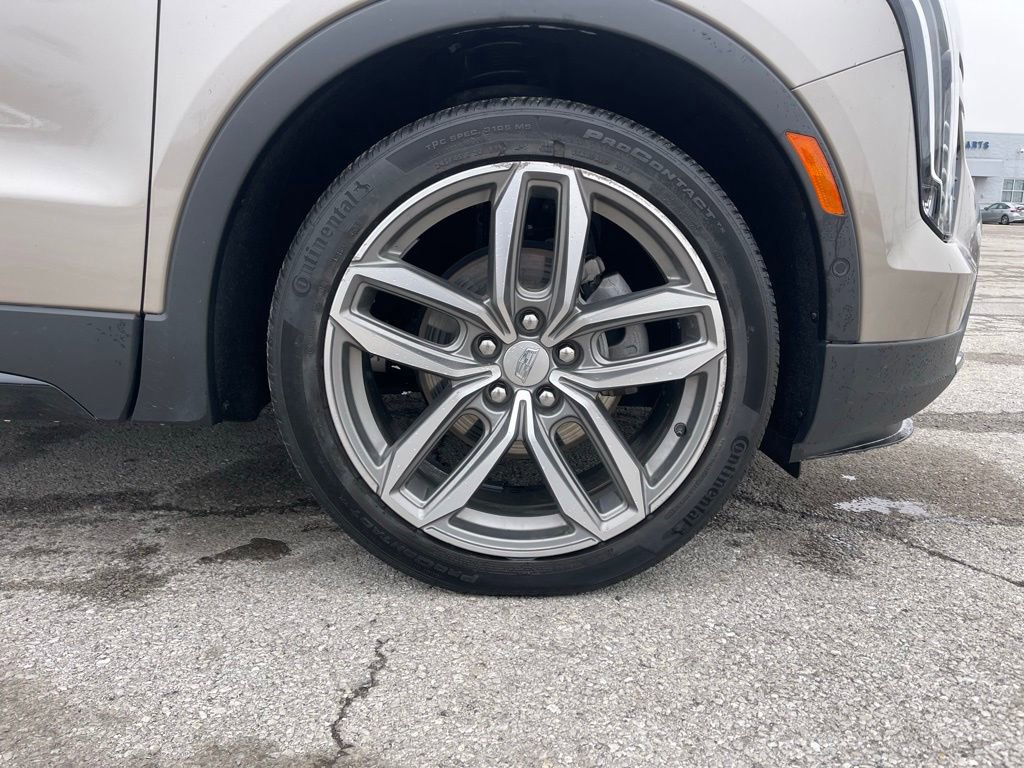 Used 2023 Cadillac XT4 Sport w/ Enhanced Visibility Package image 11