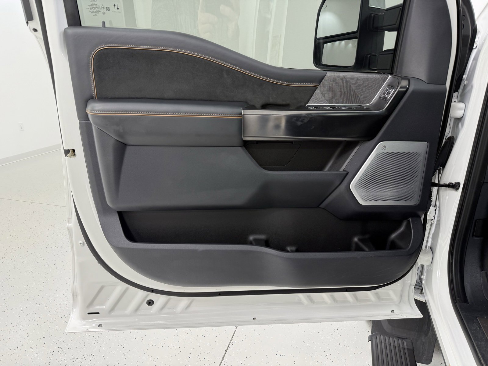 Used 2023 Ford F450 Platinum image 15