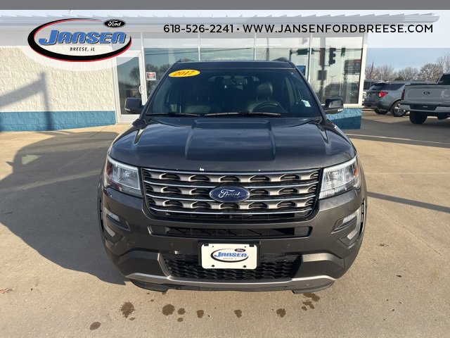 Used 2017 Ford Explorer XLT w/ Equipment Group 202A image 2