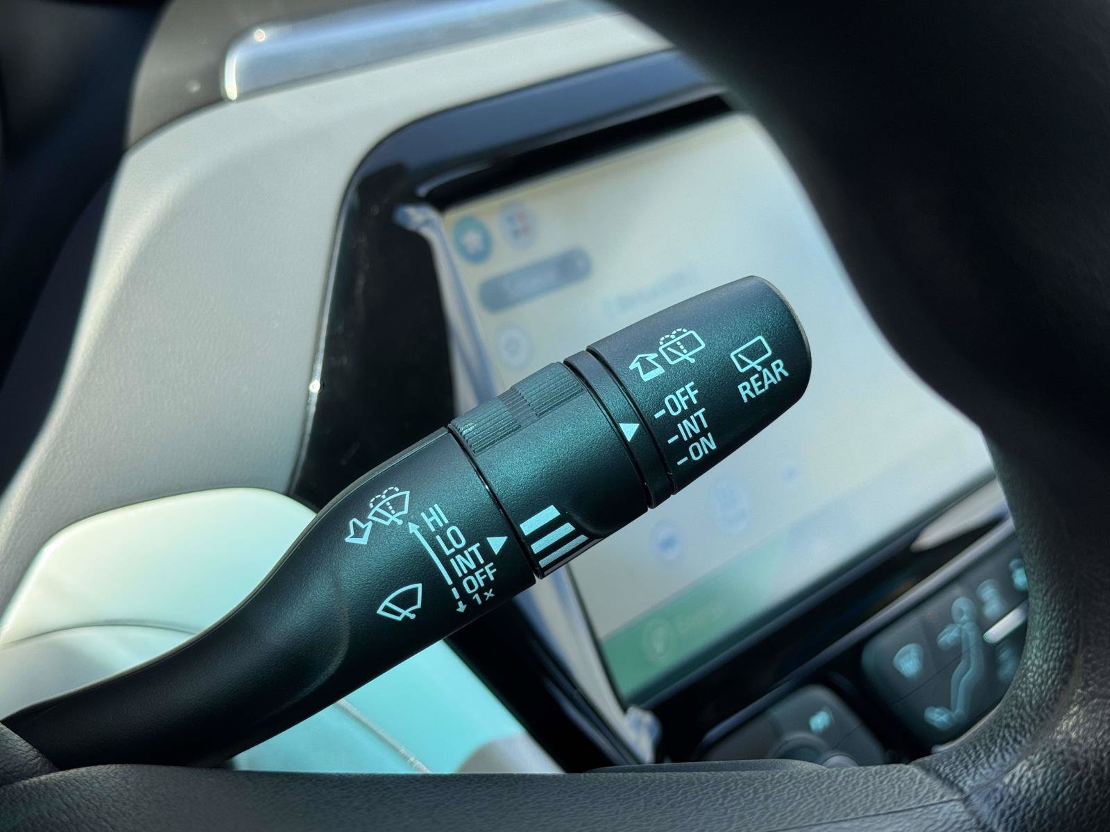 Used 2018 Chevrolet Bolt LT FWD image 10
