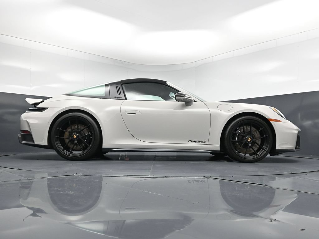 Certified 2026 Porsche 911 Targa 4 GTS AWD/4WD image 26