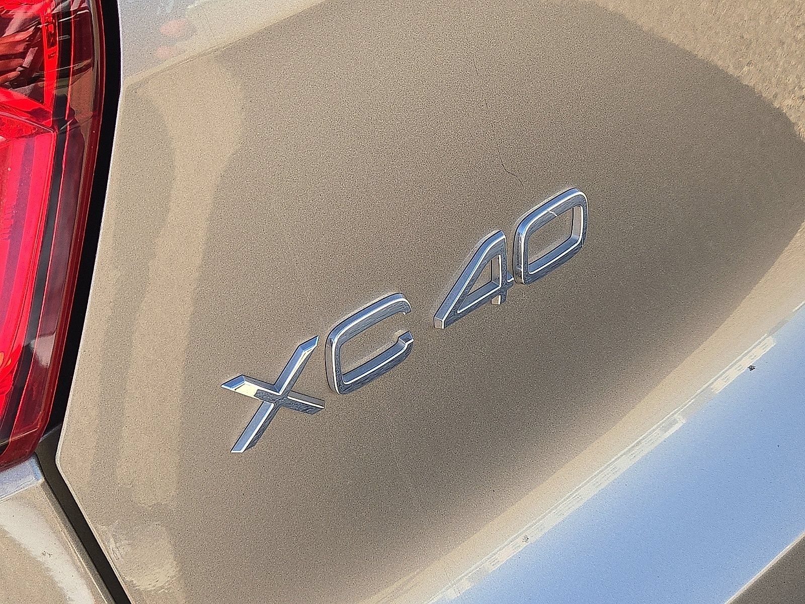 Used 2022 Volvo XC40 T5 Momentum AWD/4WD image 12