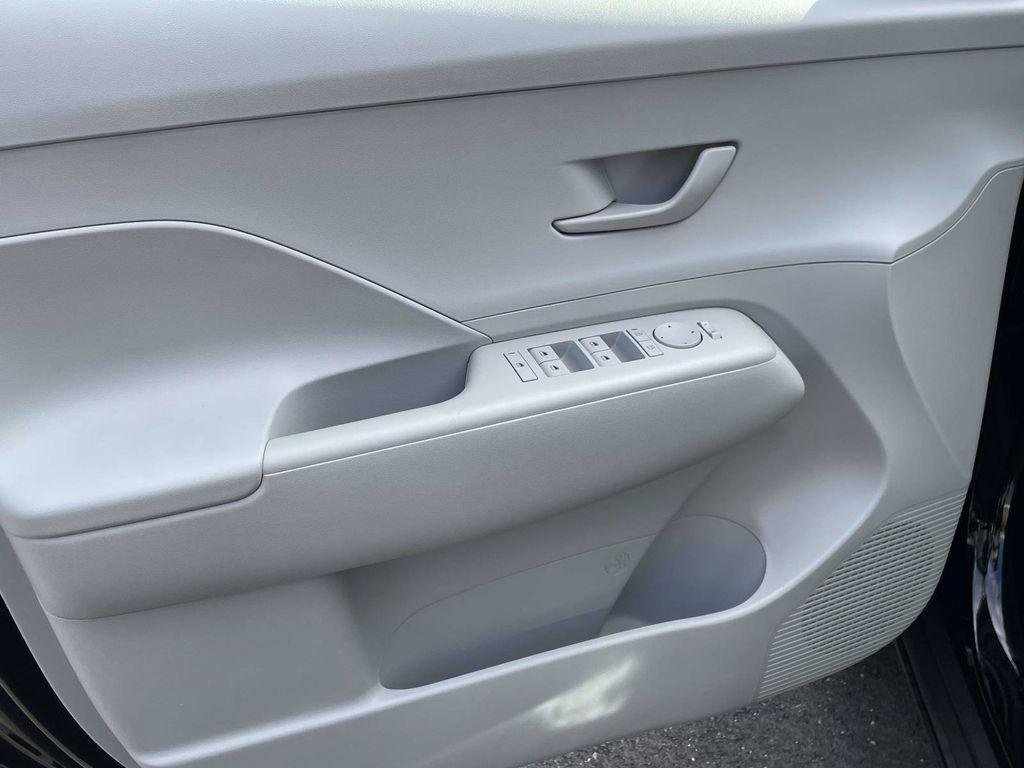 New 2026 Hyundai Kona SE FWD image 37