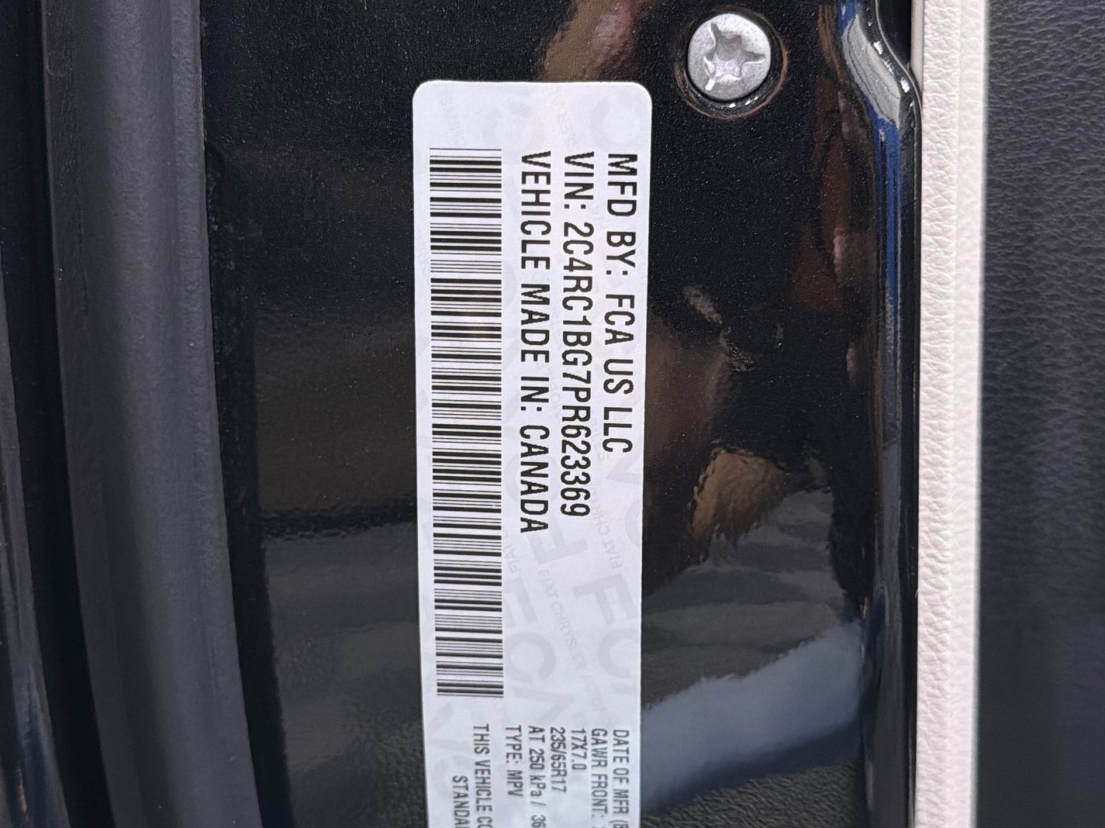 Used 2023 Chrysler Pacifica Touring-L FWD image 36
