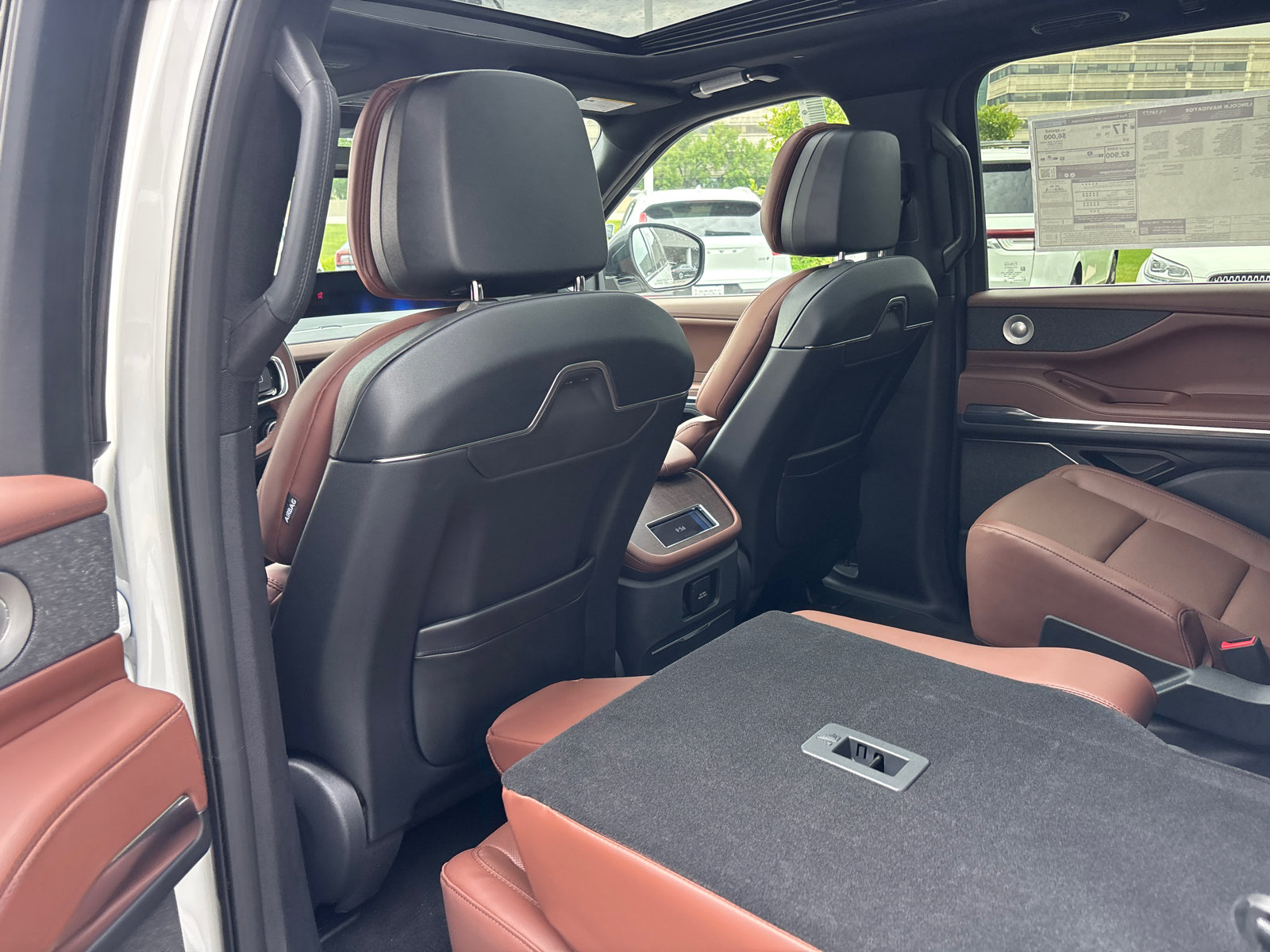 New 2026 Lincoln Navigator Reserve AWD/4WD image 27