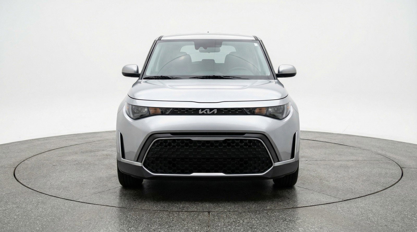 Used 2025 Kia Soul LX w/ LX Technology Package image 2