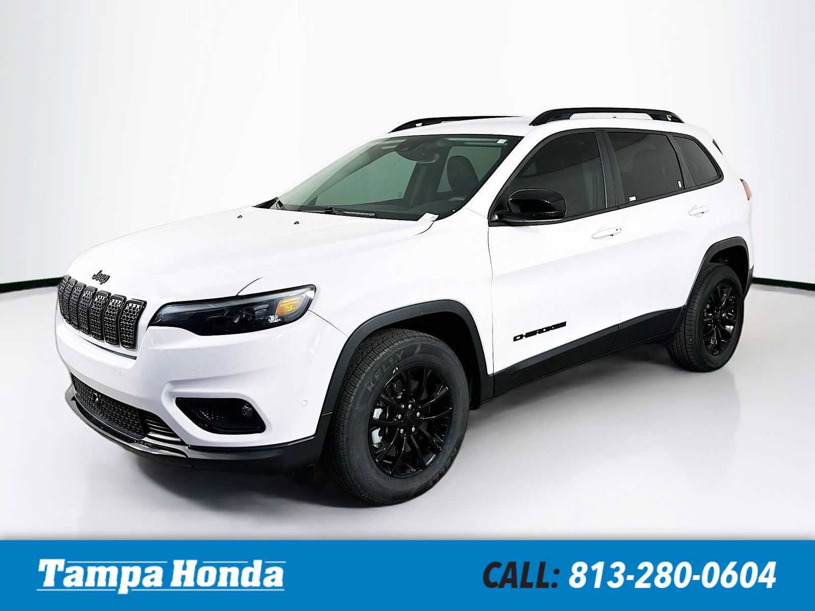 Used 2023 Jeep Cherokee Altitude Lux AWD/4WD image 1