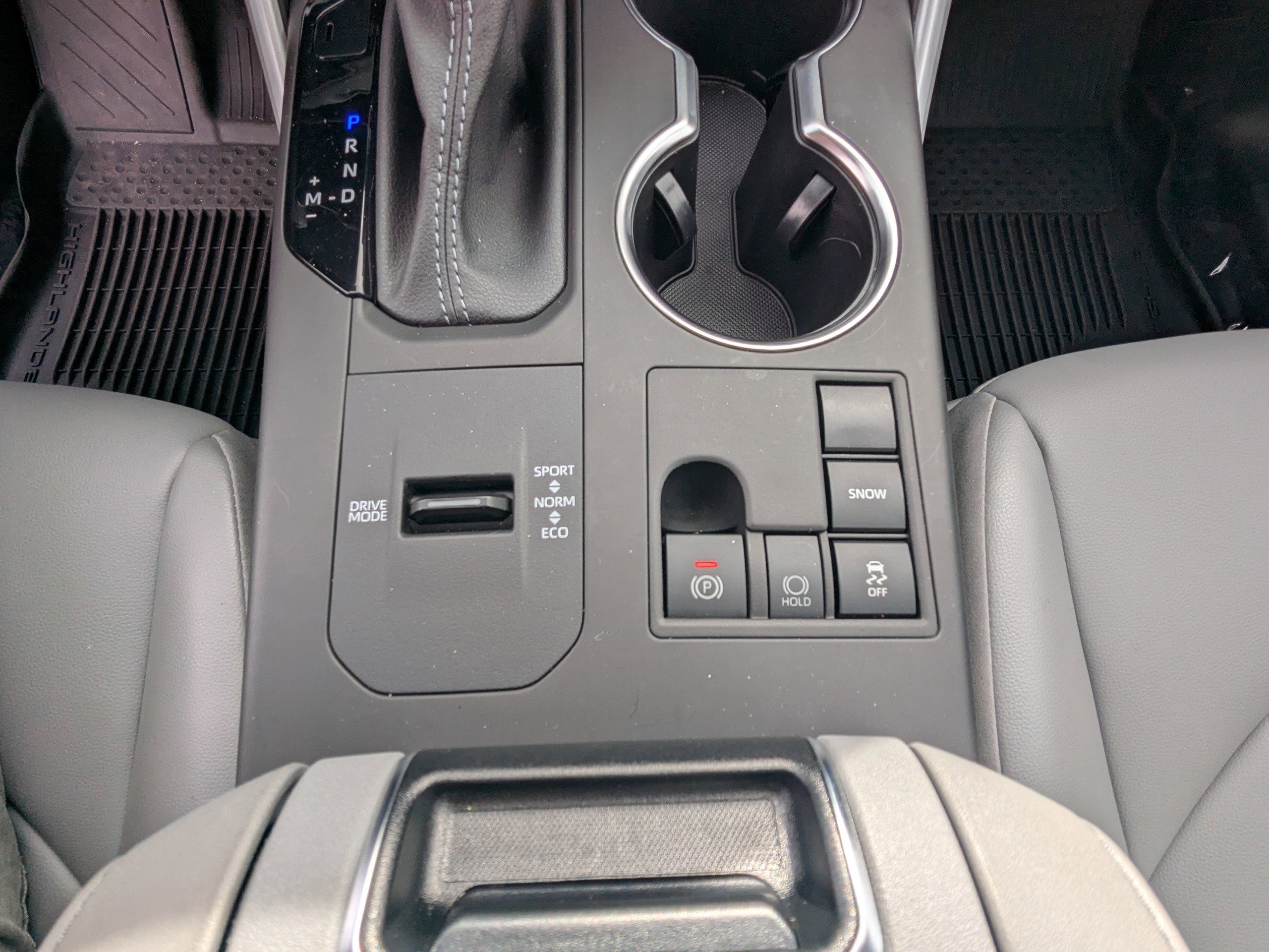 Used 2023 Toyota Highlander XLE image 27