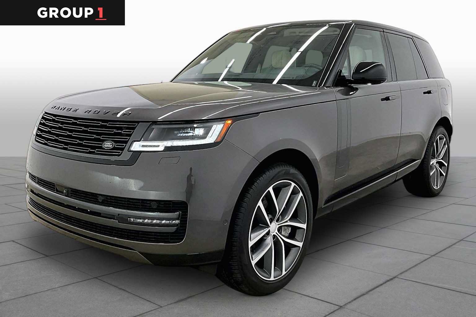 Used 2025 Land Rover Range Rover SE AWD/4WD video 1