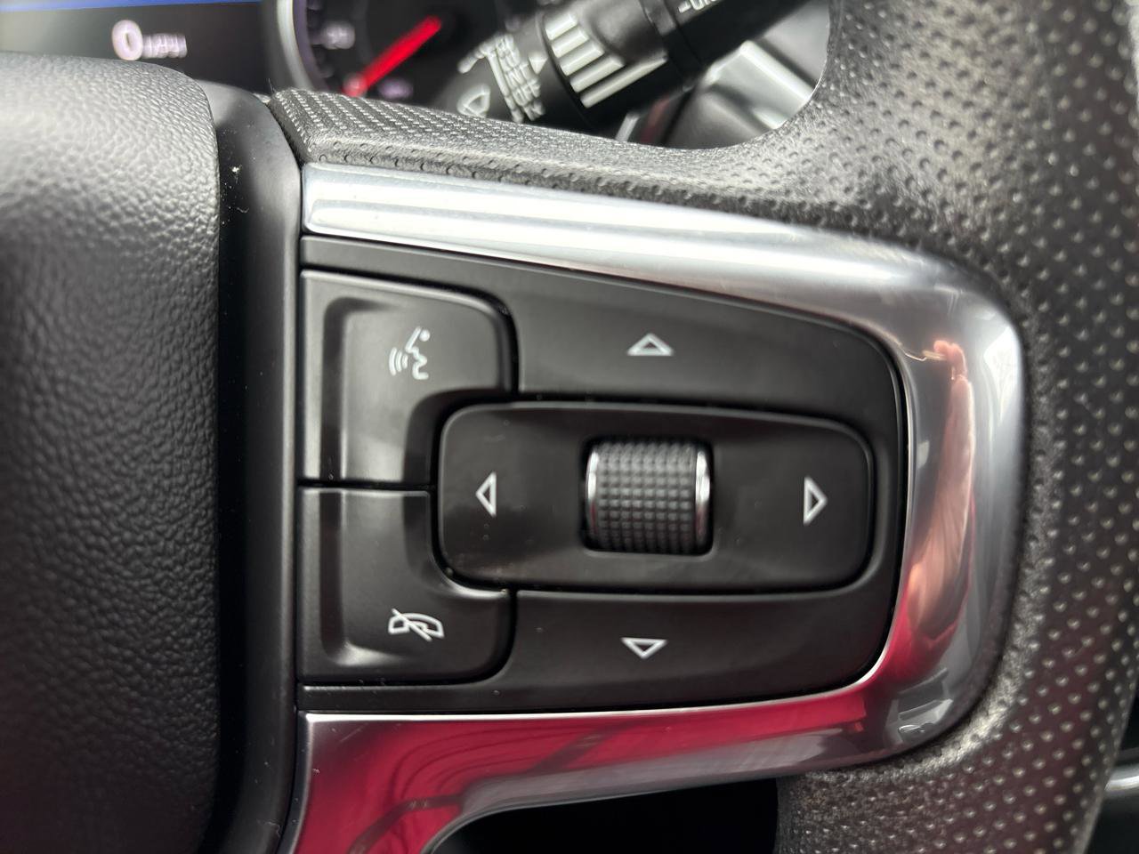 Used 2024 Chevrolet Blazer LT w/ Convenience Package image 12