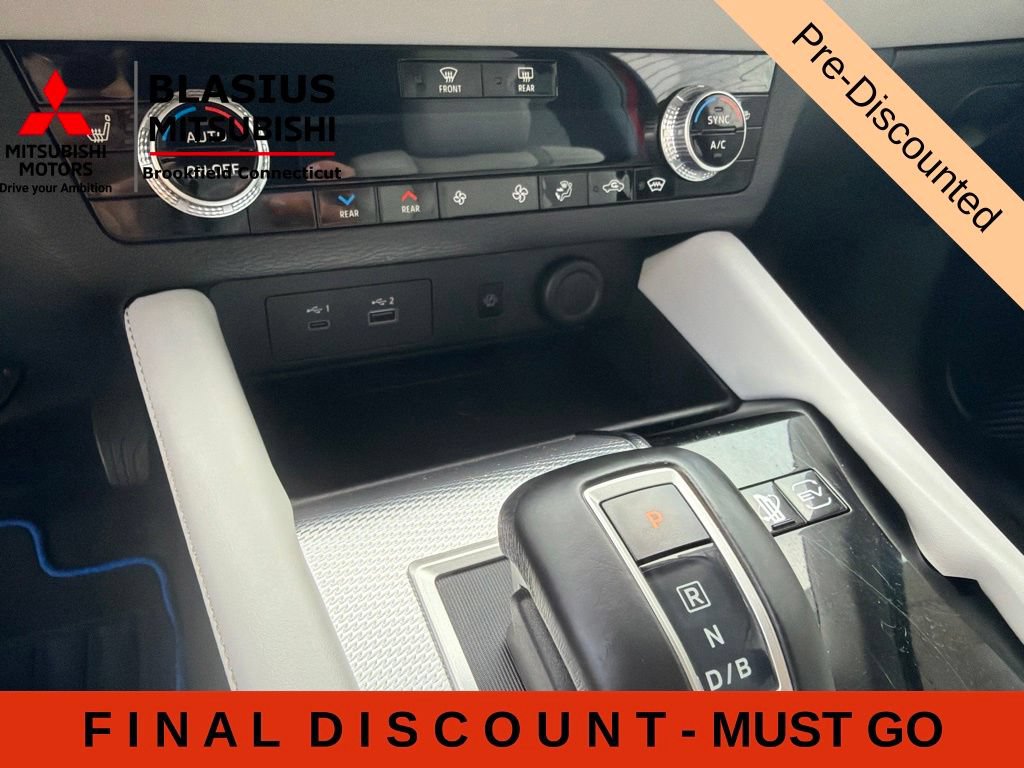 Used 2023 Mitsubishi Outlander SEL AWD/4WD image 38