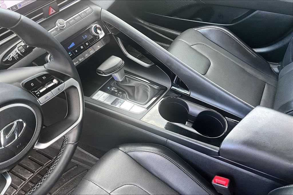 Used 2023 Hyundai Elantra Limited w/ Cargo Package FWD image 17