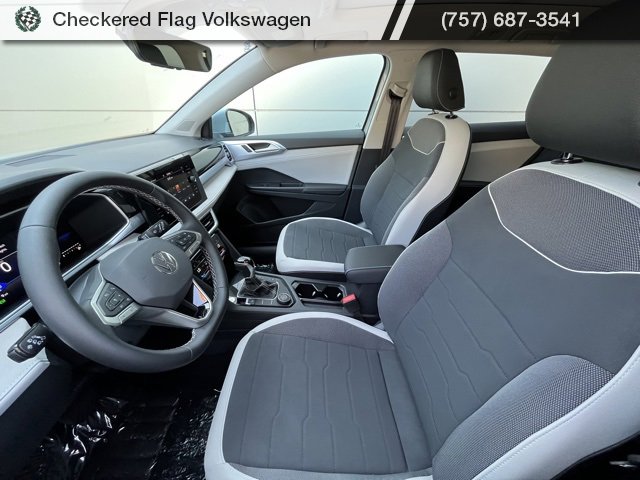 New 2025 Volkswagen Taos SE image 2