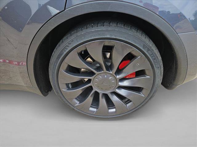 Used 2023 Tesla Model Y Performance AWD/4WD image 9