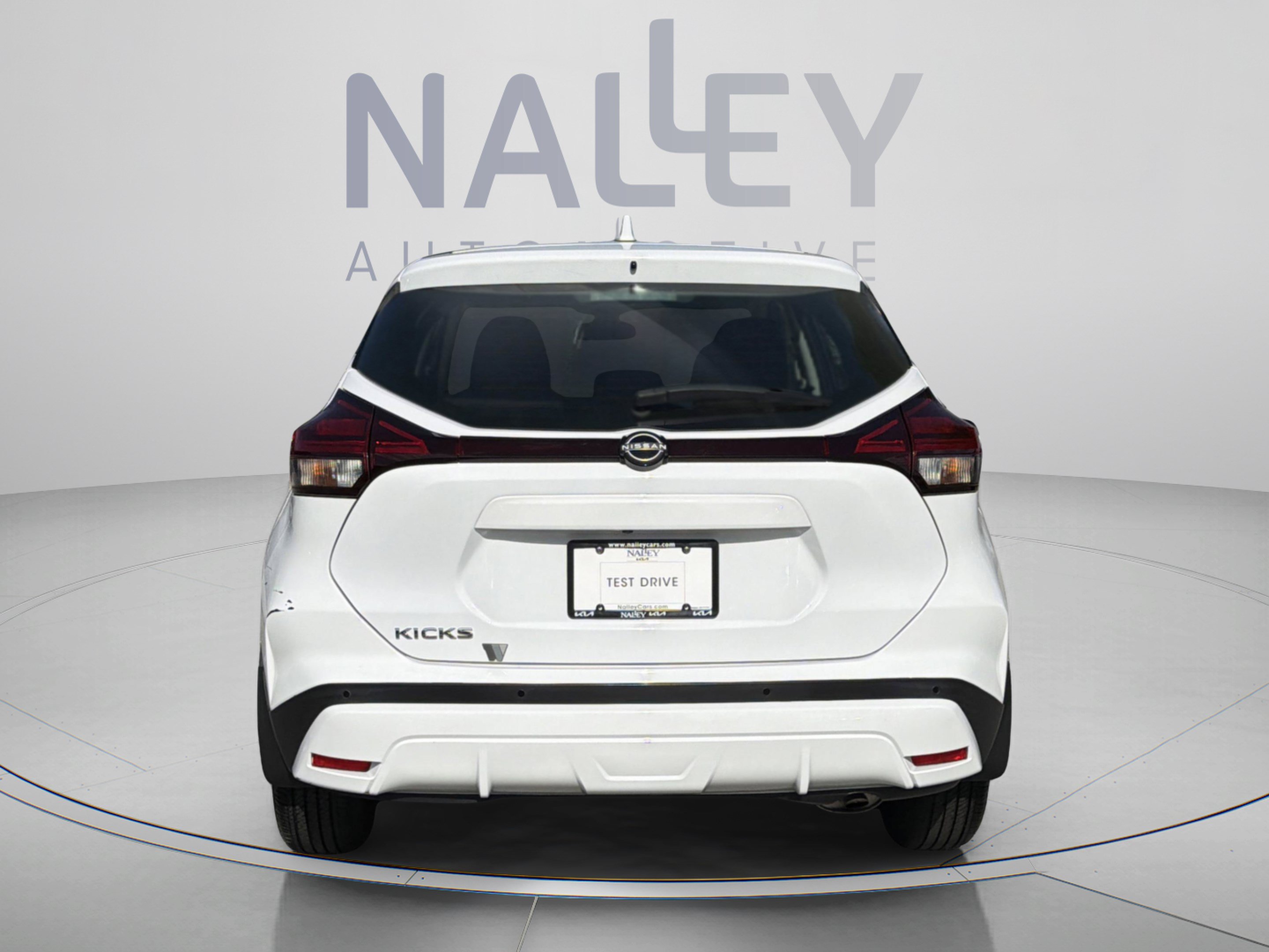 Used 2022 Nissan Kicks S FWD image 4