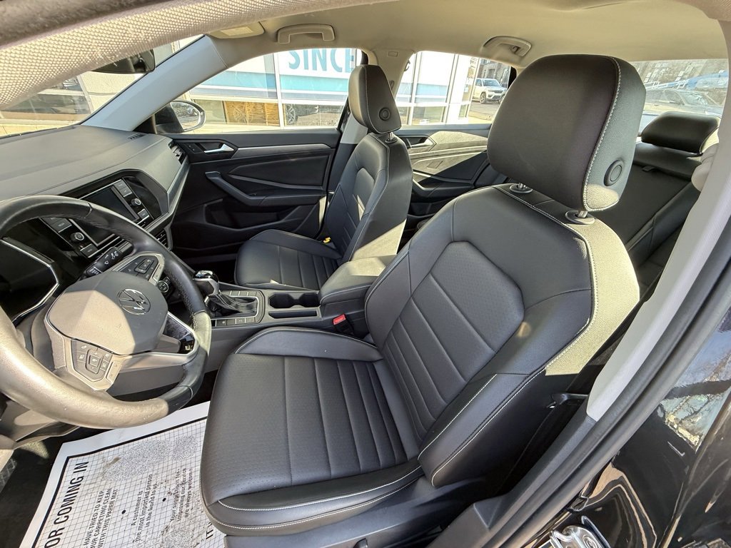 Used 2024 Volkswagen Jetta SE image 7