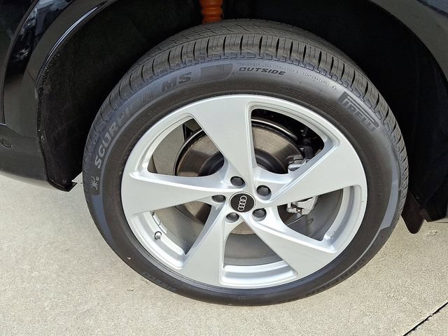 Used 2025 Audi Q5 Premium w/ Premium Plus AWD/4WD image 5
