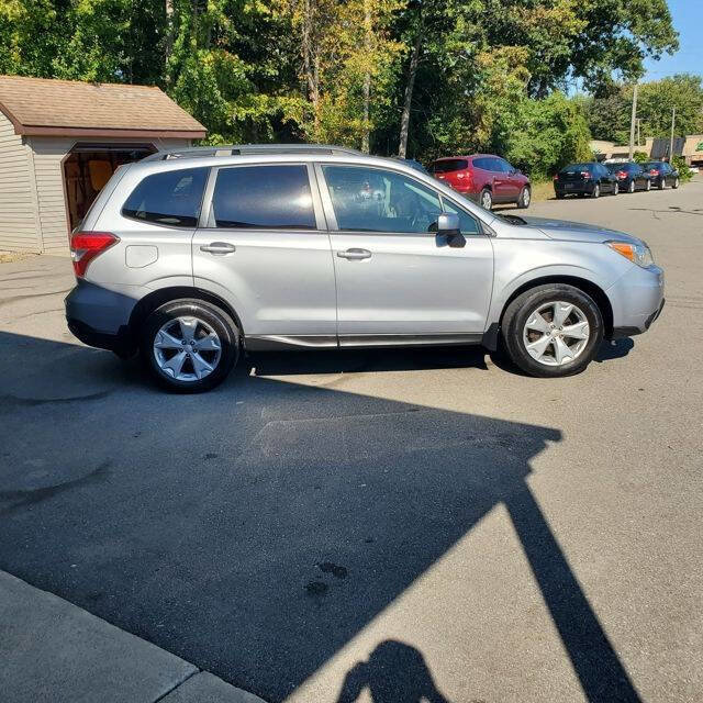 Used 2015 Subaru Forester 2.5i Premium w/ All-Weather Package image 7