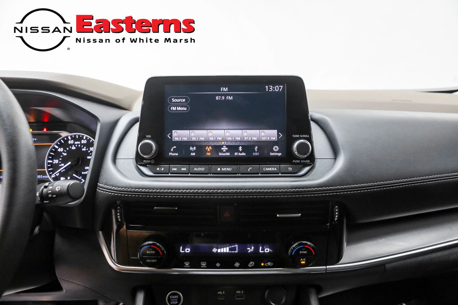 Used 2021 Nissan Rogue SV image 30