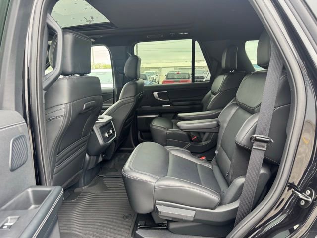 Used 2025 Ford Expedition Platinum w/ Stealth Performance Package AWD/4WD image 23