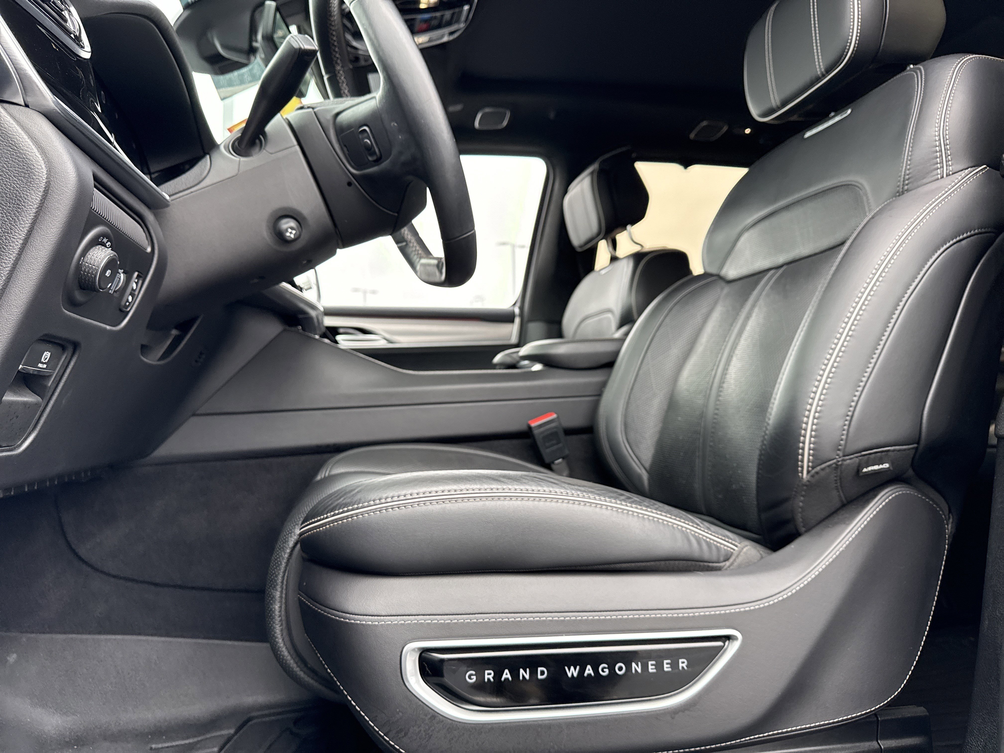 Used 2022 Jeep Grand Wagoneer Series II w/ Premium Group II image 16