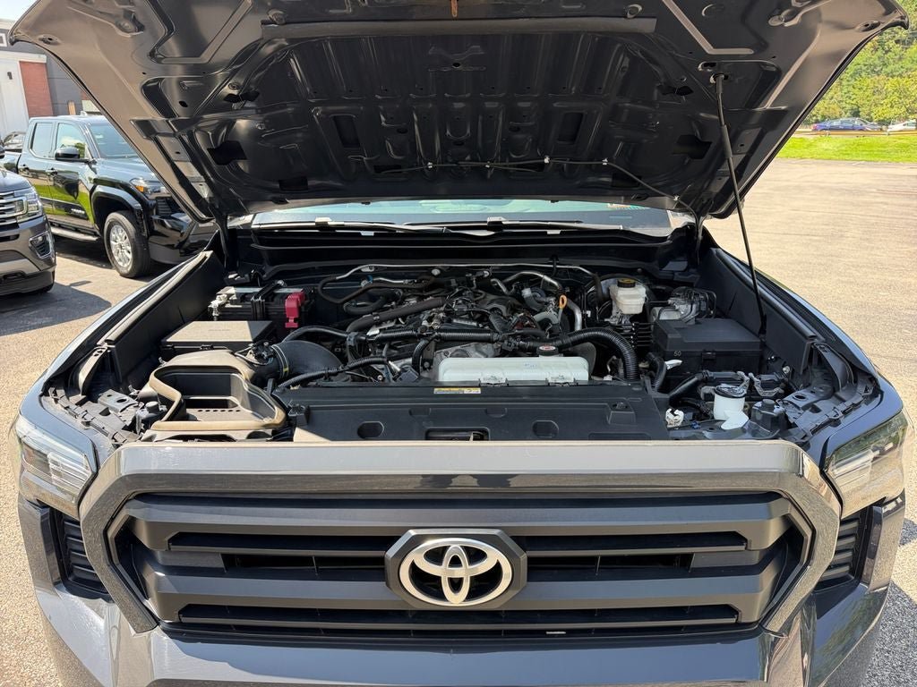 Certified 2024 Toyota Tacoma SR5 AWD/4WD image 28