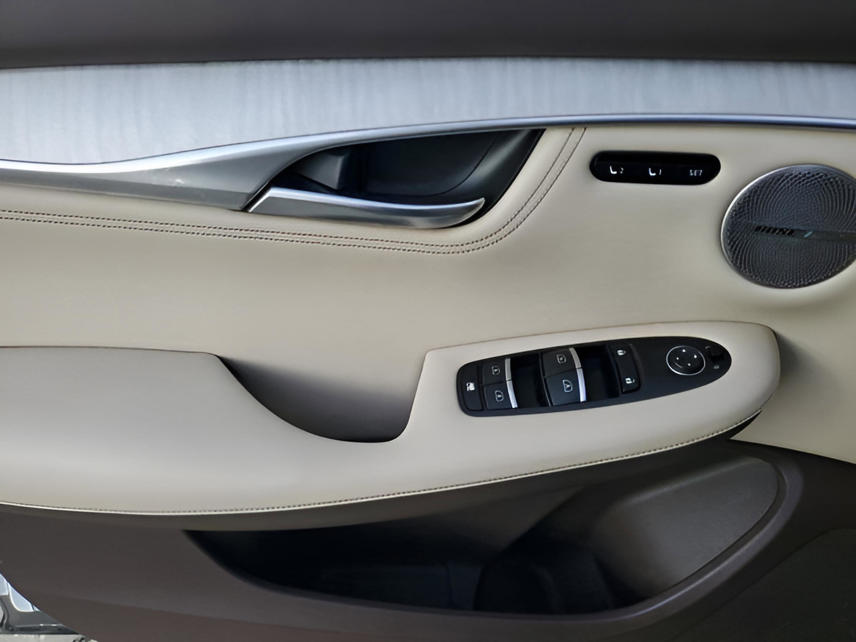 Used 2019 INFINITI QX50 Essential w/ Sensory Package image 13