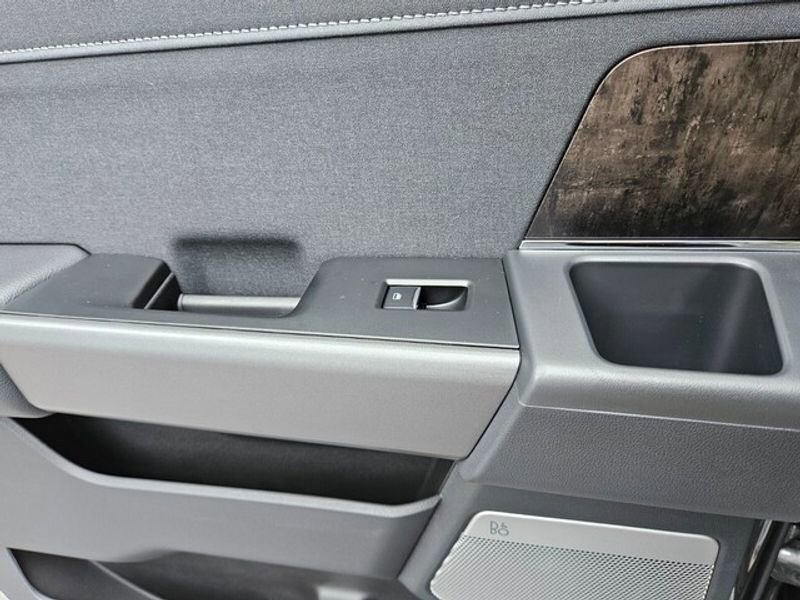 New 2026 Ford F250 Lariat image 10