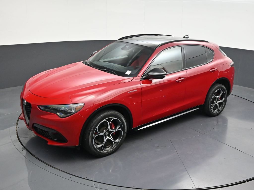 Used 2024 Alfa Romeo Stelvio Veloce AWD/4WD image 18
