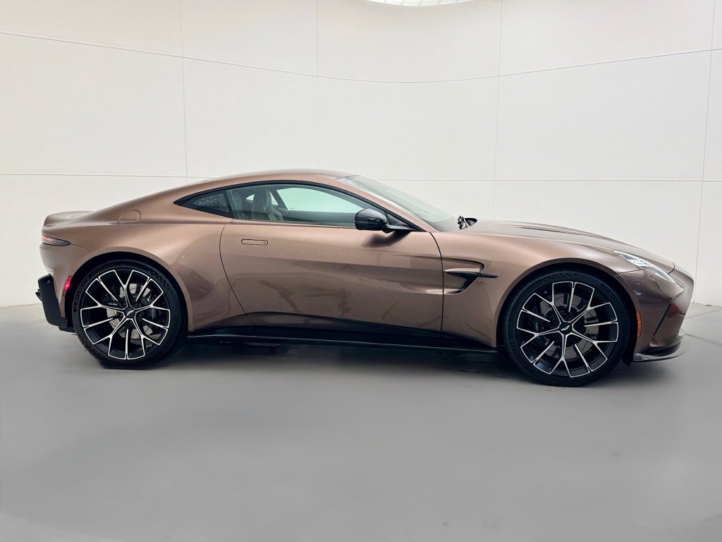 New 2025 Aston Martin V8 Vantage Coupe image 3