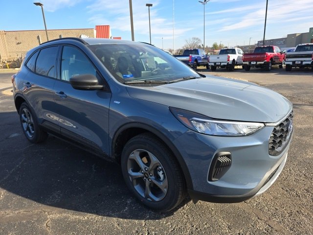 New 2026 Ford Escape ST-Line w/ Cold Weather Package image 7