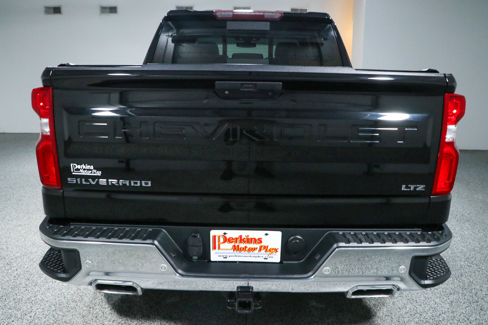 Used 2020 Chevrolet Silverado 1500 LTZ AWD/4WD image 8
