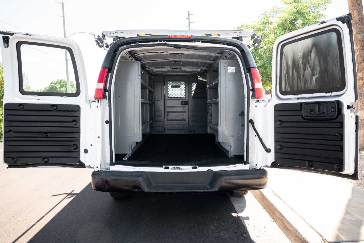 Used 2016 Chevrolet Express 2500 image 15