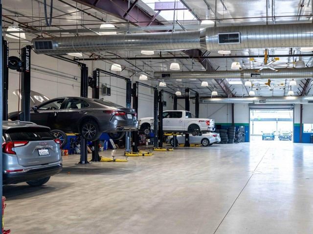 Used 2022 Chevrolet Malibu RS FWD image 37