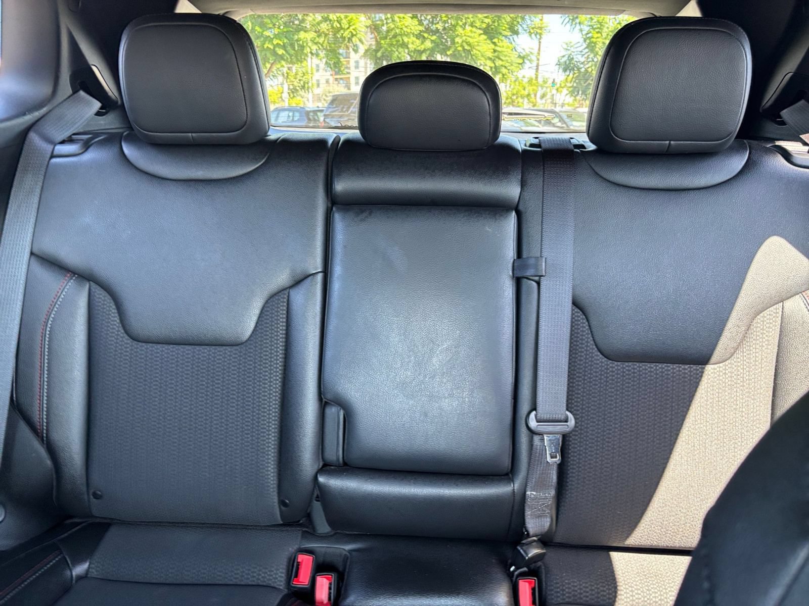 Used 2025 Jeep Compass Trailhawk AWD/4WD image 37