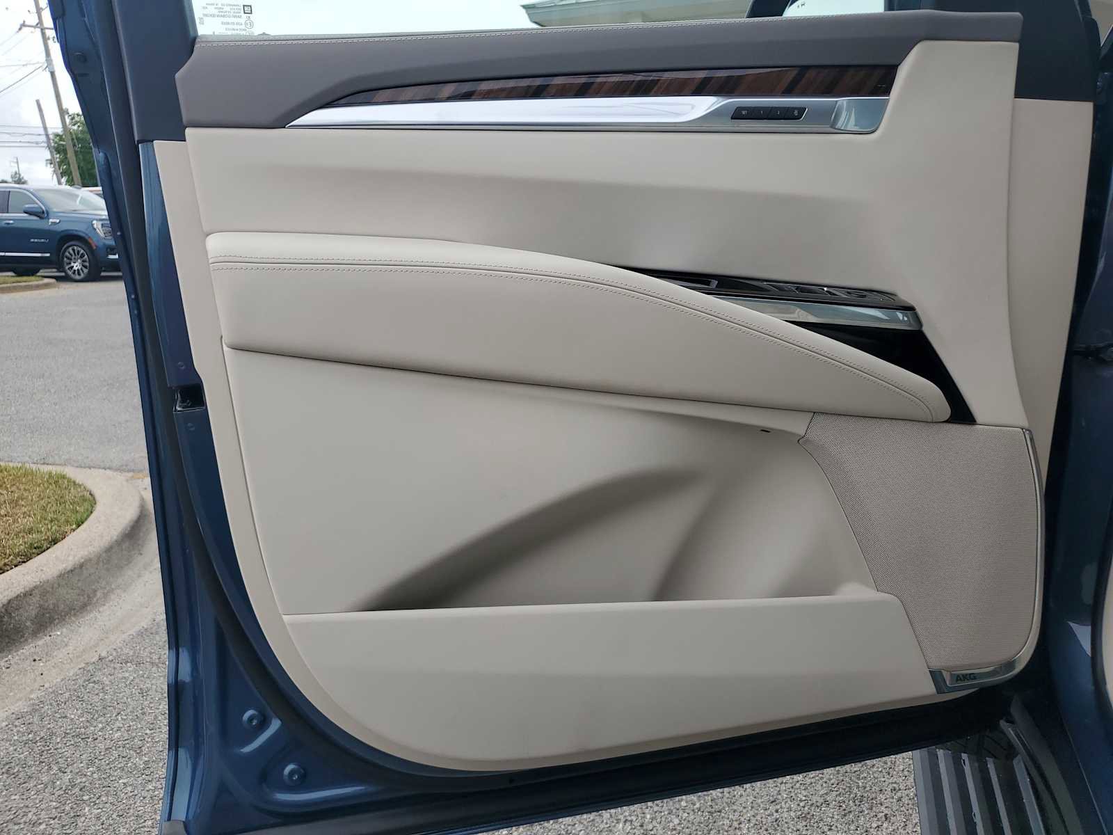 New 2026 Cadillac Escalade Platinum Sport AWD/4WD image 16