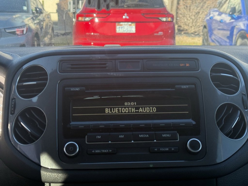 Used 2013 Volkswagen Tiguan S image 17