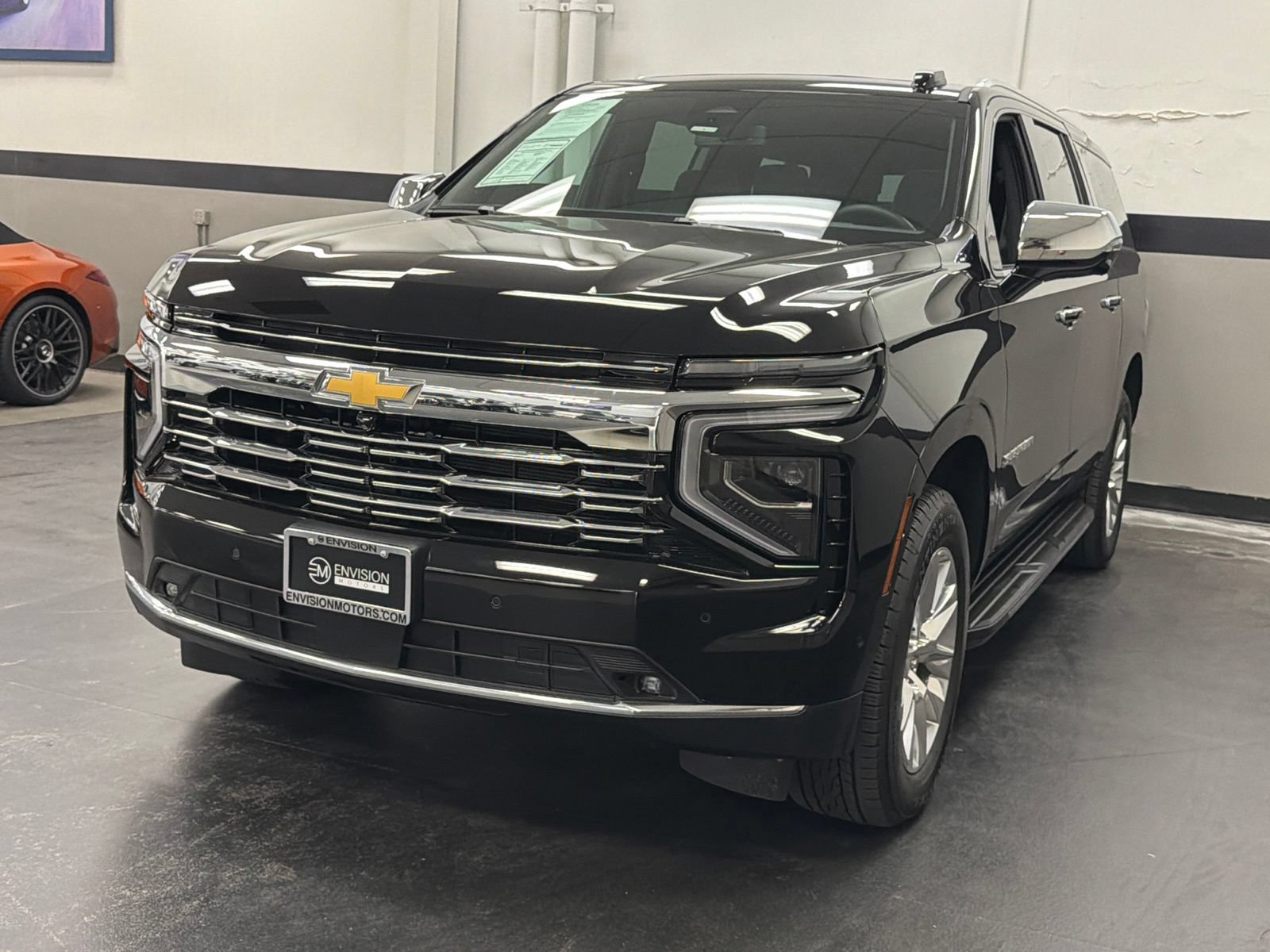 Used 2025 Chevrolet Suburban Premier w/ Sun And Tow Package AWD/4WD image 6
