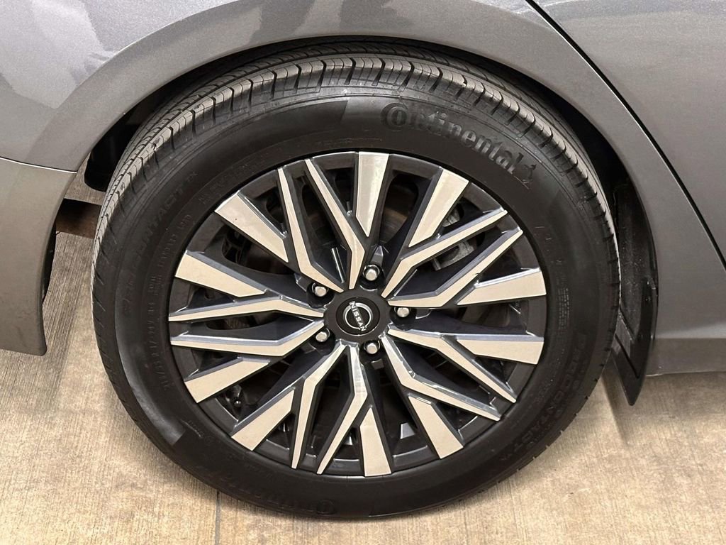 Used 2025 Nissan Altima 2.5 SV image 10