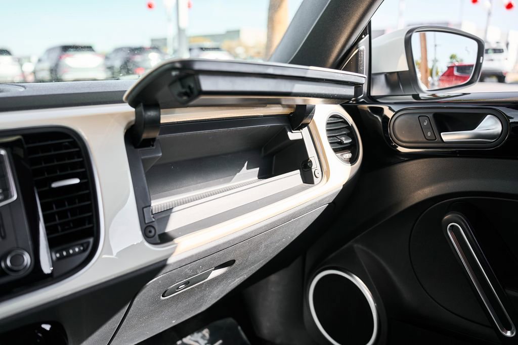 Used 2019 Volkswagen Beetle 2.0T Final Edition SEL FWD image 28