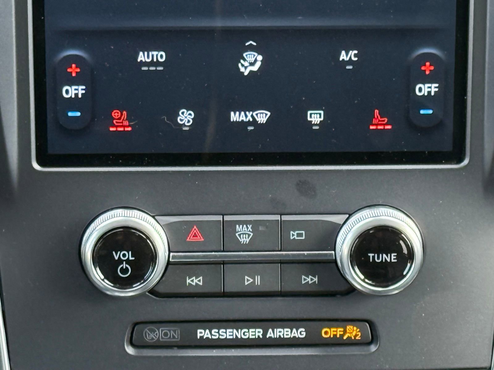 Used 2022 Ford Edge Titanium image 21