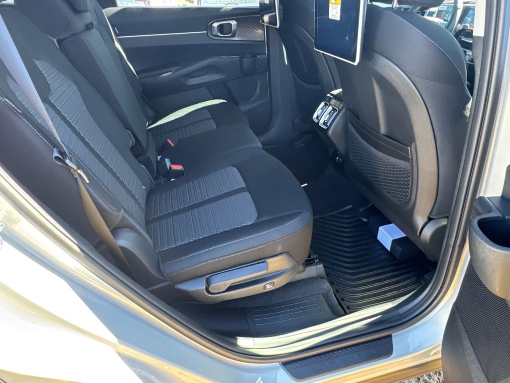 New 2026 Kia Sorento LX image 15