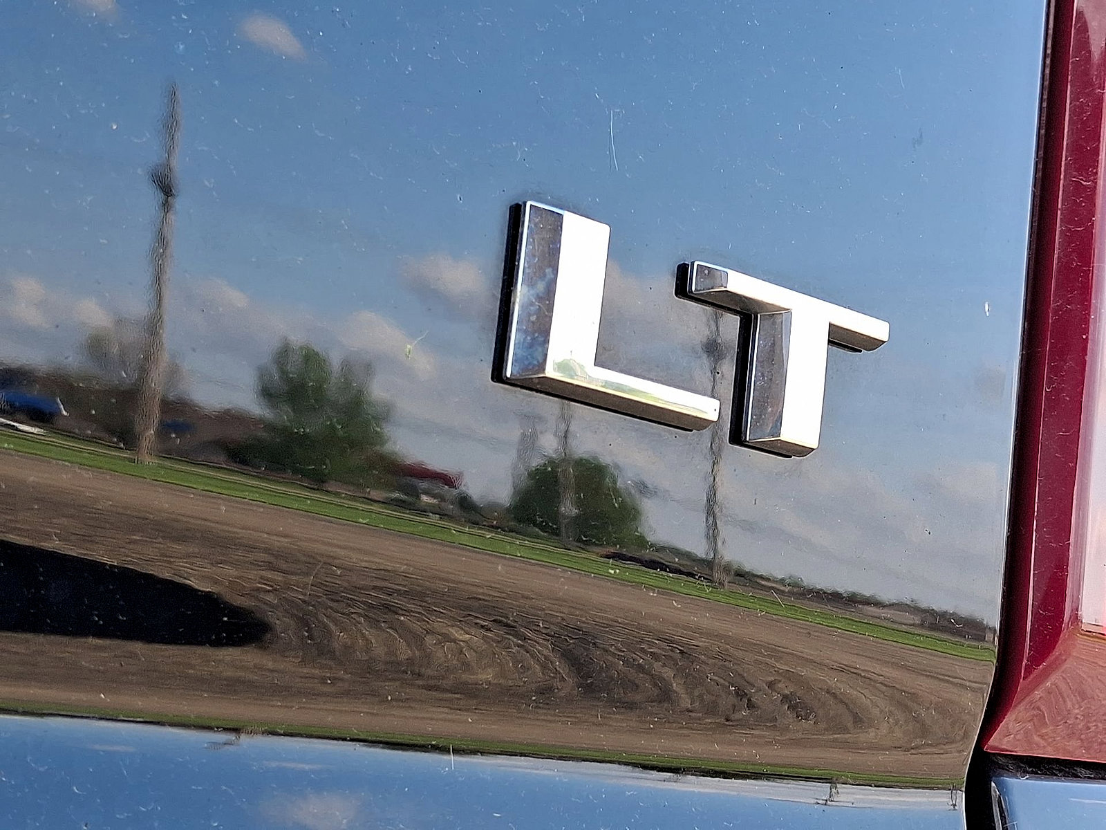 Used 2021 Chevrolet Silverado 1500 LT AWD/4WD image 24