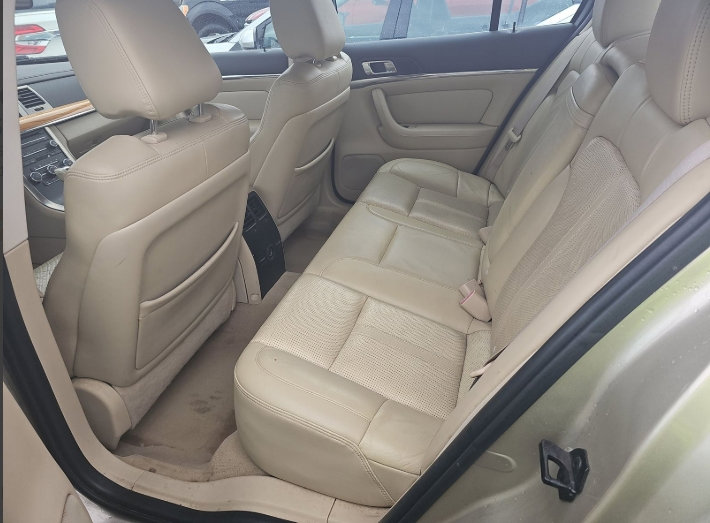 Used 2010 Lincoln MKS 3.7L FWD image 6