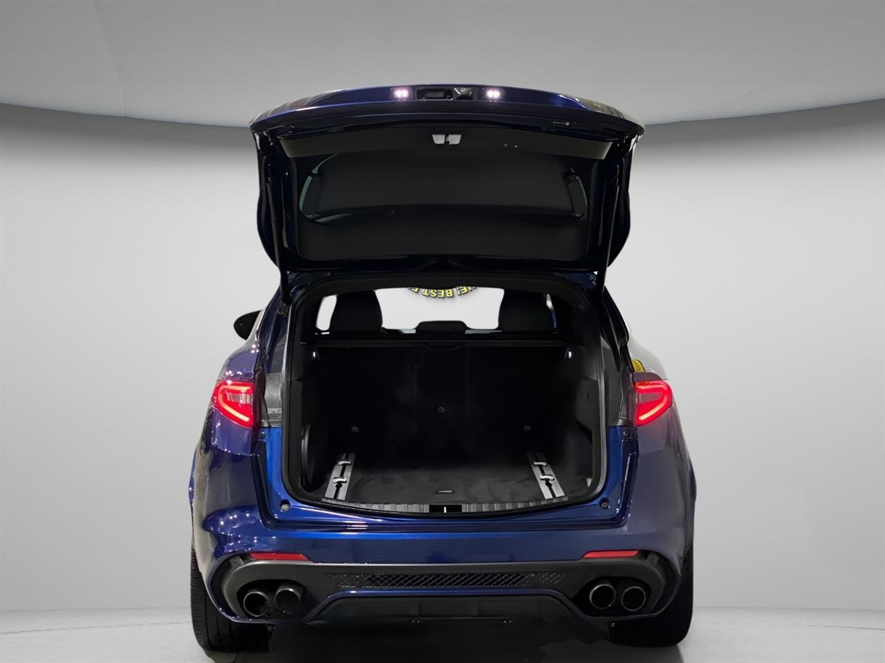 Used 2018 Alfa Romeo Stelvio Quadrifoglio w/ Driver Assist Dynamic Package image 9