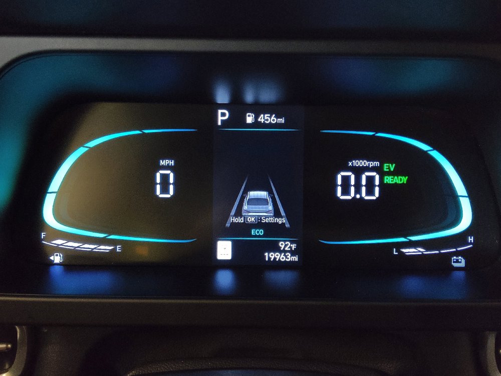 Used 2025 Hyundai Elantra Hybrid FWD image 23