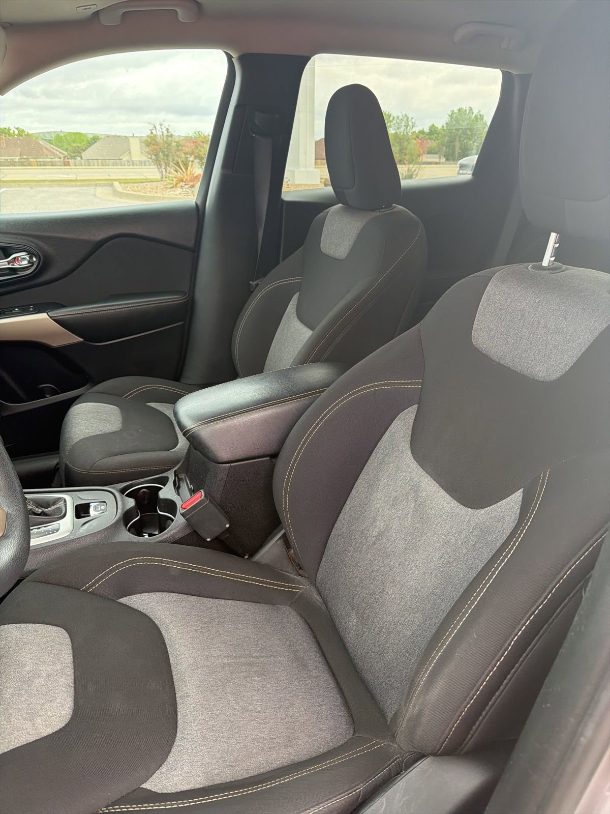 Used 2018 Jeep Cherokee Latitude image 9