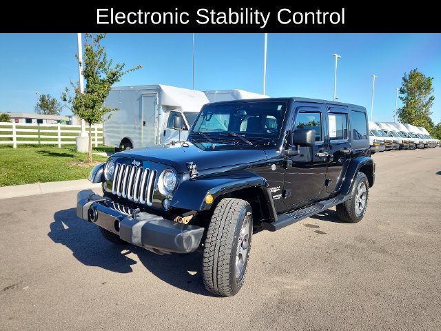 Used 2017 Jeep Wrangler Unlimited Sahara w/ Dual Top Group AWD/4WD image 3